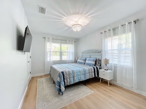 2 bedrooms, desk, iron/ironing board, free WiFi
