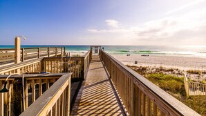 Beach - Coco's Cabana - Steps to Beach! (Panama City Beach)