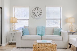 TV - Salty Lime 309 - Golf cart and pet friendly! (Panama City Beach)