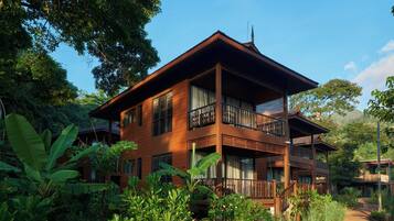 1 bedroom, premium bedding, down duvets, in-room safe