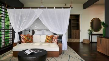 Suíte básica | Roupas de cama premium, edredons de pluma, cofres nos quartos
