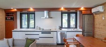 Algonquin's Edge Resort | Waterfront 8