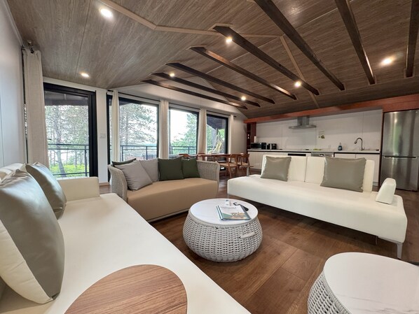 TV, ping pong - Algonquin's Edge Resort | Waterview 5 (South Algonquin)