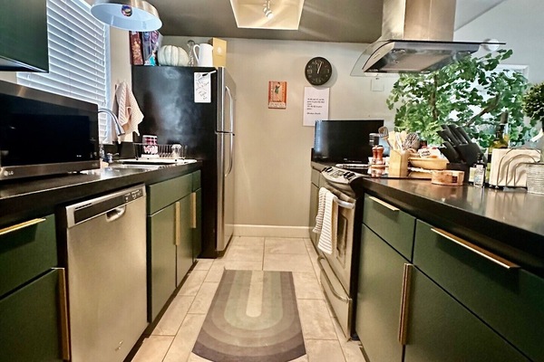 Refrigerador, microondas, parrilla de estufa y lavavajillas