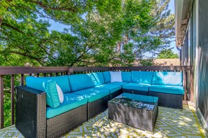 Terrace/patio - Gorgeous 2 BR Retreat with 2 Car Garage. Walk to Shops, Trails, & Brewery WOW!!! (Littleton)