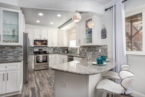 Fridge, microwave, oven, stovetop - Gorgeous 2 BR Retreat with 2 Car Garage. Walk to Shops, Trails, & Brewery WOW!!! (Littleton)