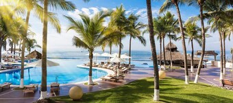 Condo Infront of the Beach