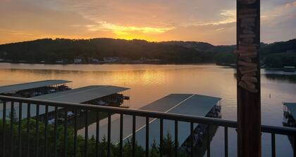 Year Round Relaxation with Beautiful Lake View for Creating Great Memories!