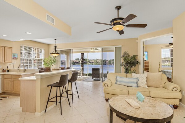 Interior - Monthly Discount! Crown Colony Lake View Condo + Pool & Lanai (Fort Myers)