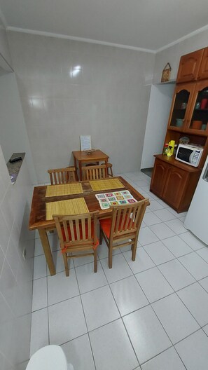 Dining - Casa de Praia Maravilhosa e Arejada com Ventiladores (Peruíbe)