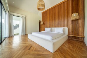 4 bedrooms, WiFi, bed sheets