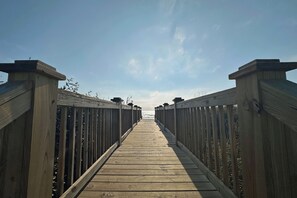 Property grounds - Portofino I 1420 - Oceanfront in Garden City Beach (Garden City Beach)