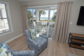 Living area - Portofino I 1420 - Oceanfront in Garden City Beach (Garden City Beach)
