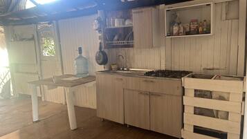 Chambre Simple | Cuisine privée