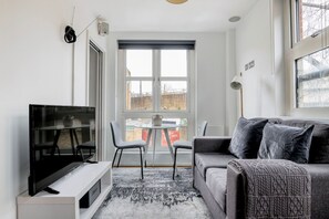 Télévision, chaîne hi-fi