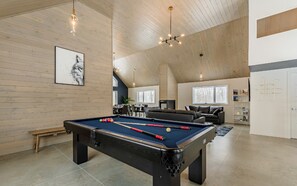 Game room - The Experience SÔ Lodge (SHEFFORD)
