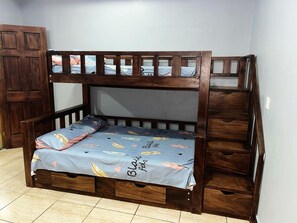 4 bedrooms, free WiFi, bed sheets