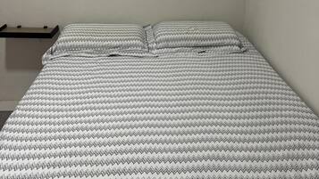 1 bedroom, desk, free WiFi, bed sheets