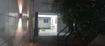 Excelentes Quartos e Ambiente Familiar. 5 km da Ufpe e 9,6 km do Shopping RF