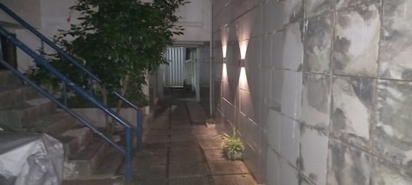 Interior. Excelentes Quartos e Ambiente Familiar. 5 km da Ufpe e 9,6 km do Shopping RF