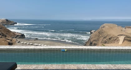 Casa de Playa Frente al Mar - Playa Privada