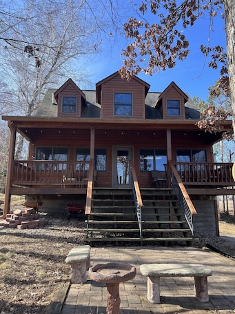 Exterior. Lake Home property