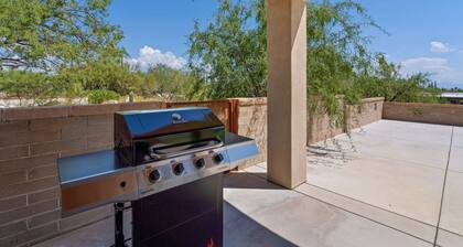 Luxury Foothills Estate • Heated Pool, Spa & Views