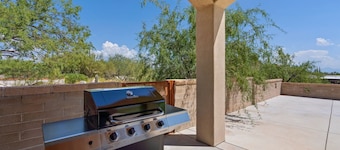 Luxury Foothills Estate • Heated Pool, Spa & Views