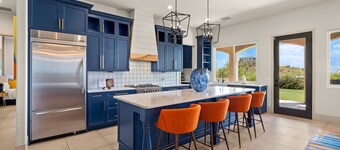 Catalina Foothills Modern Home with Roof Top Deck, Heated Pool and Spa Sleeps 16