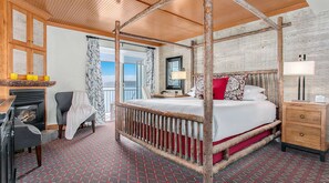 1 bedroom, desk, travel cot, WiFi