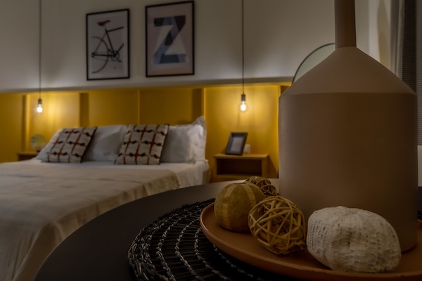 Klassieke studio | Lakens van Egyptisch katoen, luxe beddengoed, een bureau