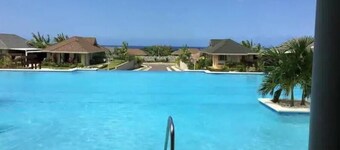 
This luxurious spacious 3 bedrooms, 2 full bathrooms villa.    