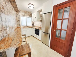 Fridge, microwave, oven, dishwasher - AP392 - CASA MIA (Nerja)