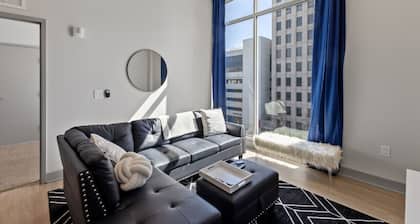 Lex In The City - Downtown Condo
