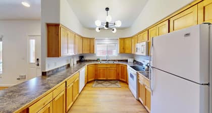 Stand Alone Townhome in Downtown Moab. Walk to Main Street