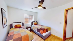 4 bedrooms, iron/ironing board, free WiFi, bed sheets - Canyon Portal - 469 (Moab)