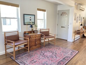 Interior - Cozy Downtown Erie home only 2 blocks from UPMC Hamot (Erie)