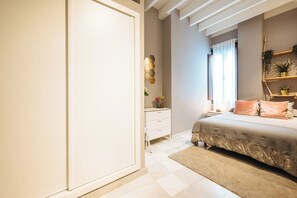 1 bedroom, iron/ironing board, travel cot, free WiFi - Industrial apartment 1 bedroom and garage (Sevilla)