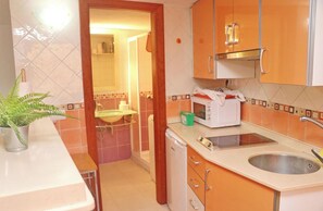 Fridge, microwave, oven, coffee/tea maker