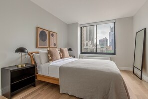 2 bedrooms, iron/ironing board, WiFi, bed sheets - Nice Midtown 2BR w/ Doorman & Gym, nr Times Square, by Blueground (Midtown)