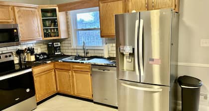 Centrally located retreat in Louisville! New hottub! Driveway and garage parking