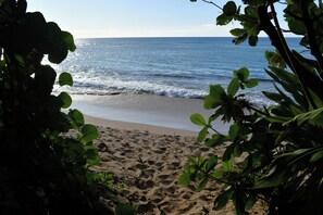 Am Strand, Liegestühle, Strandtücher