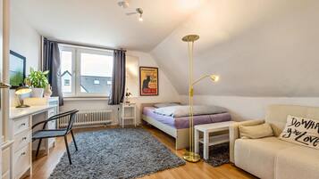 2 bedrooms, iron/ironing board, free WiFi, bed sheets