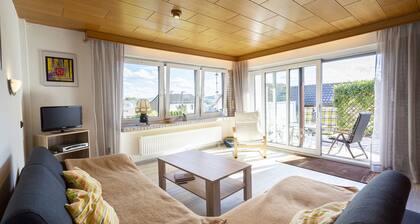 Apartamento '65 Qm Ferienwohnung Im Sauerland' con terraza privada y Wi-Fi