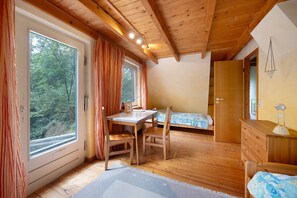 3 chambres, fer et planche à repasser, Wi-Fi gratuit