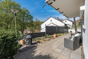 Terrace/patio - Apartment 'Ferienwohnung Drachenstein' with Private Terrace and Wi-Fi (Weinheim)