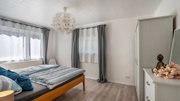 1 bedroom, iron/ironing board, free WiFi, bed sheets