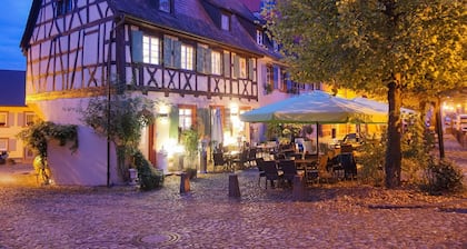 Rosé, Ferienwohnung Superior 40 qm, 2 Personen, Balkon, Frühstück optional,3D Rundgang auf Webseite