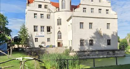 Ferienwohnung 'Für 3' mit gemeinsamer Terrasse, privatem Garten und WLAN nicht für Monteure