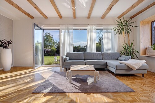 Ferienwohnung "Villa Kokorey" mit Privatterrasse, Gemeinschaftsgarten und WLAN